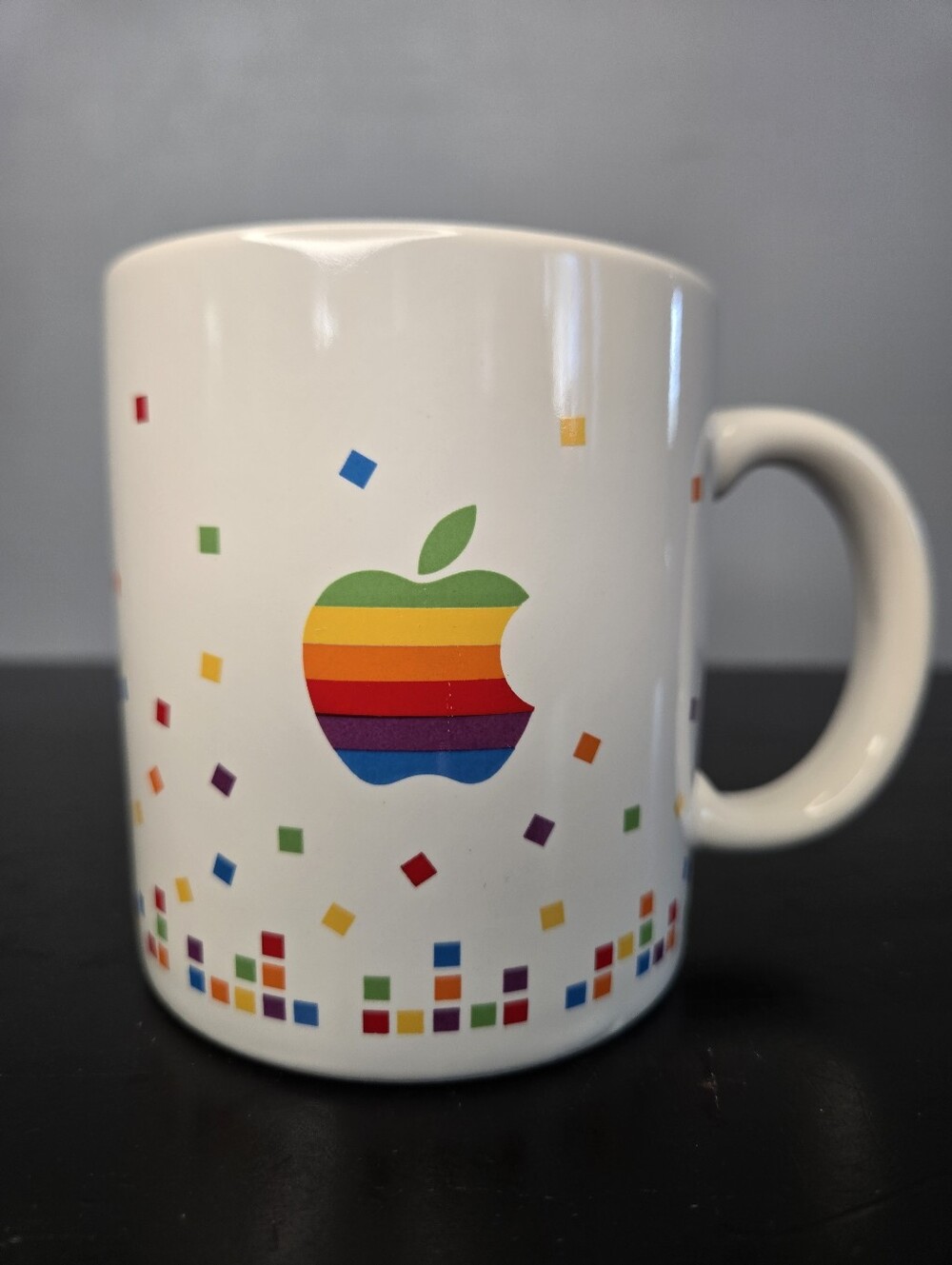 RARE Vintage 1980s Apple's classic rainbow-striped (Apple logo)